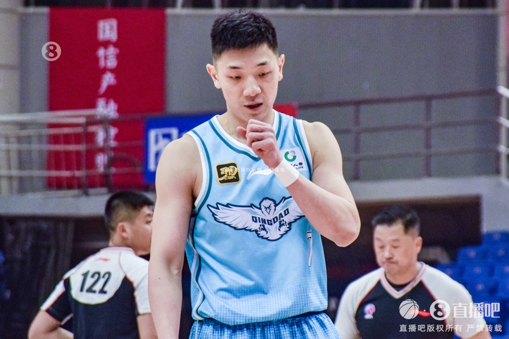 媒体人：王睿泽离队参加广东全运队体测 杨金蒙已开始向教练转型